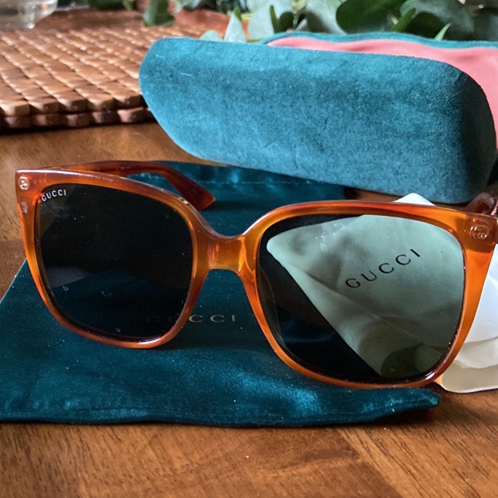 Gucci Square Sunglasses Authentic NWOT 57mm with duster, case and cleaning cloth